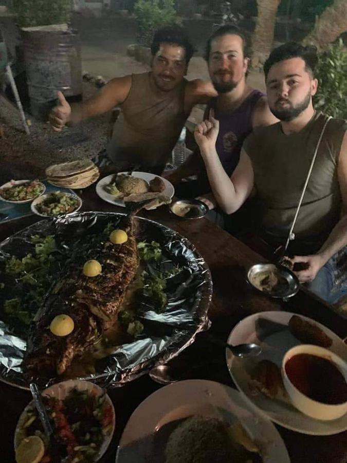 Sebaii Camp السباعى كامب شاطئ الترابين بجوار ويت بالس Hostel Nuweiba` Buitenkant foto