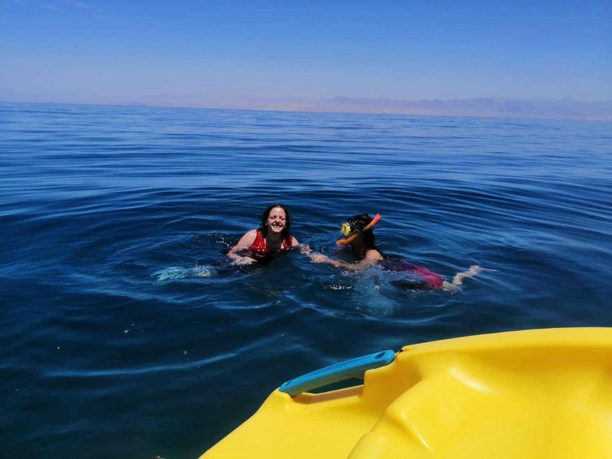 Sebaii Camp السباعى كامب شاطئ الترابين بجوار ويت بالس Hostel Nuweiba` Buitenkant foto